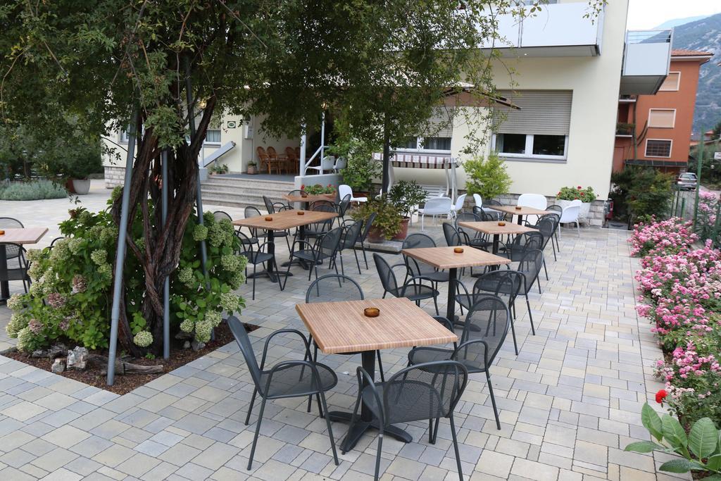 Hotel Villa Clara Torbole Sul Garda Exterior foto