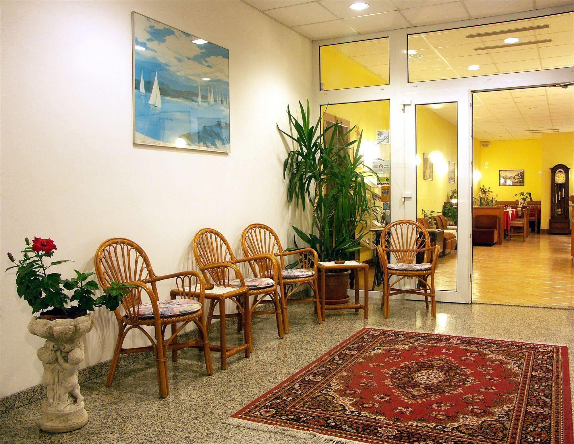 Hotel Villa Clara Torbole Sul Garda Exterior foto